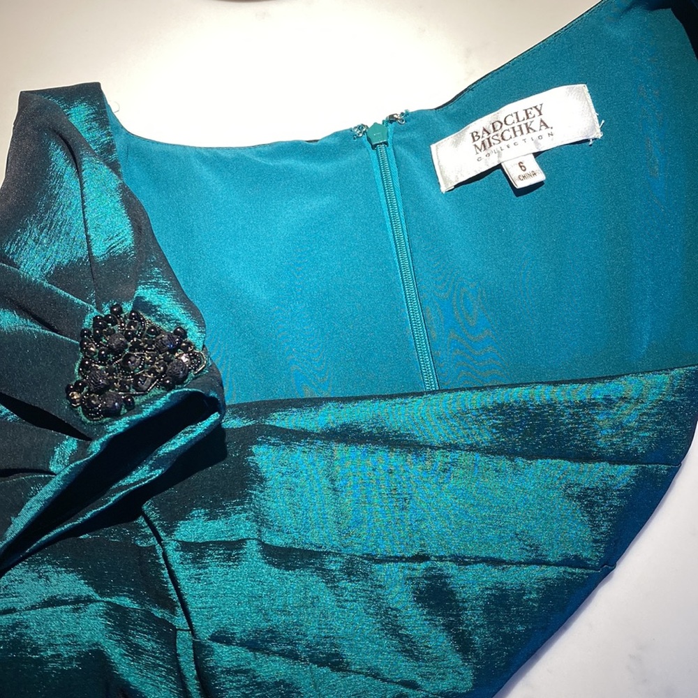 Badgley Mischa Collection emerald green dress with black appliqué sleeve - Picture 8 of 10